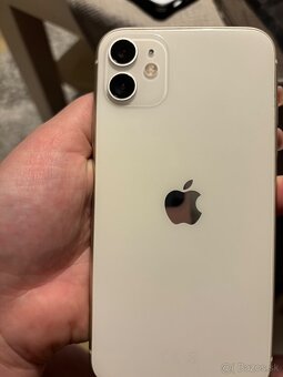 Predám IPhone 11 64GB - 6