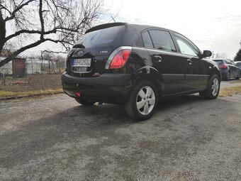 Kia Rio 1.5 CRDi 81KW 2007 - 6