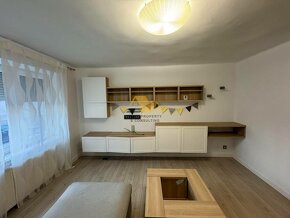 Znížená cena Predám 2 izbový byt v centre v Nových Zámkoch - 6