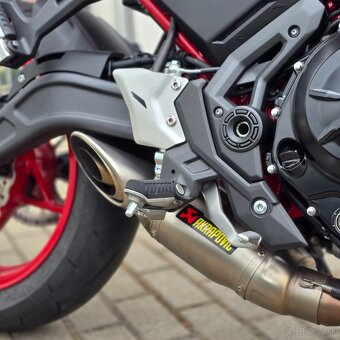 Kawasaki Z650 35kw + Akrapovič A2 - iba 4400 km - 6