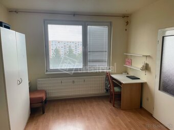 Predám 3izbový veľkometrážny byt s balkónom,ul Veľ… - 6