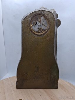 Predám funkčné krbové keramické hodiny sig. Johann Maresh 75 - 6