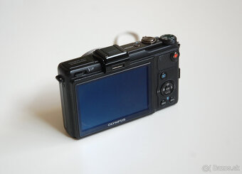 Olympus XZ-1 ....F1.8 - 6