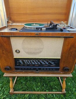 Radio schaub-supraphon 52 - 6