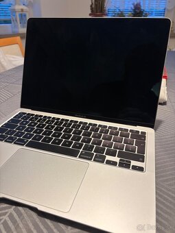 MacBook Air 13” (2020, Intel i3) – výborný stav - 6