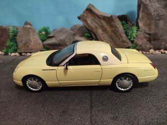 prodám model 1/18 ford thunderbird 2000 - 6