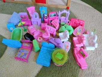 Drevenný domček pre bábiky Play Tive Junior - 6