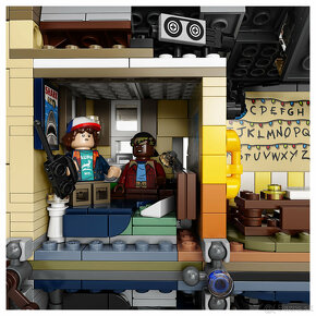 LEGO Stranger Things 75810 - 6