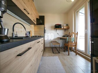 Príjemný 3i byt 76m2 s balkónom, loggiou a pivnicou v Trenčí - 6
