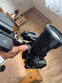 TAMRON 35 – 150 mm f/2 – 2,8 Di III VXD pre Sony e - 6