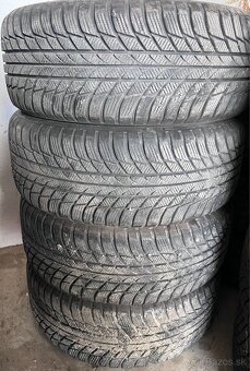 Predám ZÁNOVNÉ  zimné pneumatiky BRIDGESTONE 215/55 R17 - 6