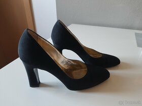 ZLAVA Predam cierne lodicky,vel.35 +slapky GRATIS - 6