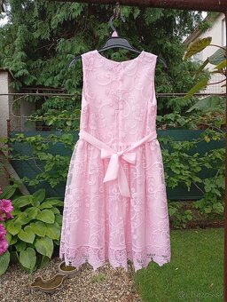 Ružové šaty dievča+ biele tielka 5 - 6