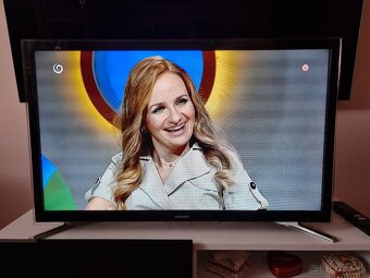 Predám SMART LED TV SAMSUNG UE32F4500AW HD - 6