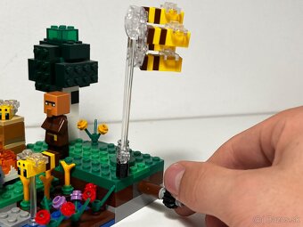LEGO Minecraft 21165 Včelia farma - 6