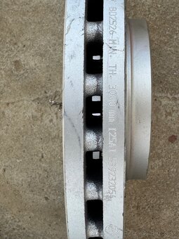 Predam nepoužite 2x BOSCH Brzdový kotúč 0 986 479 D40 - 6