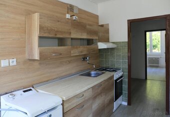 Predám priestranný, slnečný 3i byt v Novej Bani v širš - 6