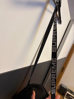 Supreme taska cez pleco - 6