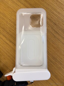 ESR iPhone 15 Pro Max/14 Pro Max Waterproof pouch - 6