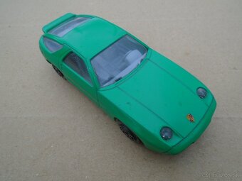 Stará hračka Porsche Burago 928 - 6