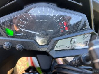 Kawasaki Ninja 300 - 6