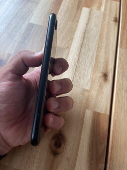 iPhone Xr Black, 128GB, 93% - 6