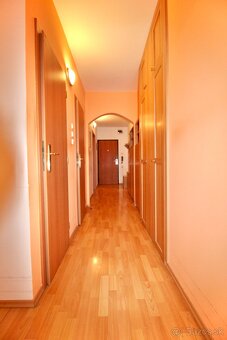 Na predaj zariadený 2 izbový byt po kompletnej rekonštrukcii - 6