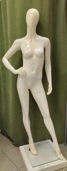 Predám dámske biele figuríny - 6