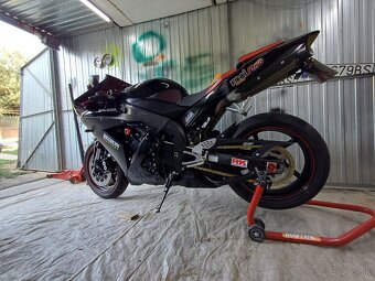 Yamaha R1 RN12 - 6
