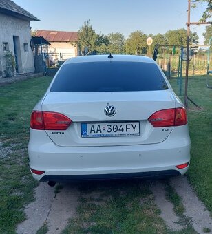Volkswagen Jetta 1.6 TDI CR DSG - 6