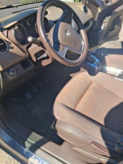 Predám OPEL MERIVA 1.4 turbo 88kw - 6