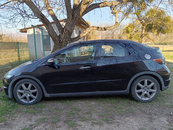 Predám/Vymením Honda Civic 8g Executive 2.2i-ctdi - 6