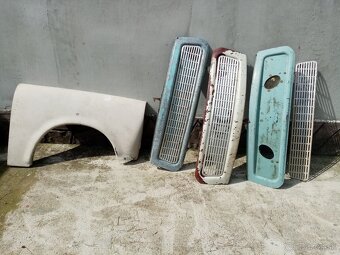 Trabant-karosárske diely-dvere,blatník,pr. maska, z. kapota - 6