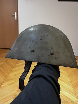 Vojenske prilby,bodak, nadoba na plynovu masku - 6