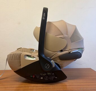 Polohovateľná autosedačka Cybex Cloud T i-Size plus - 6