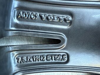 R19 ORIG.KOLA VOLVO XC40 V90CC 235/50/19 DOT25 REF - 6