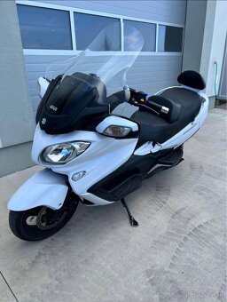 Suzuki Burgman 650 - 6