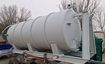 Predám cisternu 8,5 a 12 m3 na hákový nosič kont. - 6