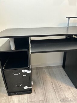 Predám čierny kancelársky stolik - 6