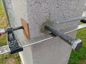 Matice do betonu / pánty na bránu - 6