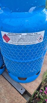 Predám 5kg originál propánovú plnú fľašu ku grilu. - 6