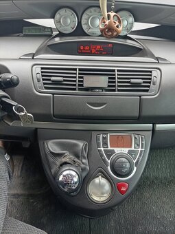 Peugeot 807 - 6