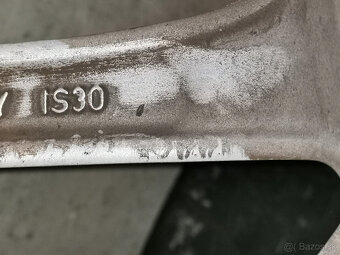 BMW 3 (G20) - originál 17" alu disky s letnými pneu DOT 22 - 6