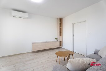 Moderný 3 izbový byt s dvoma balkónmi a klimatizáciou - 6