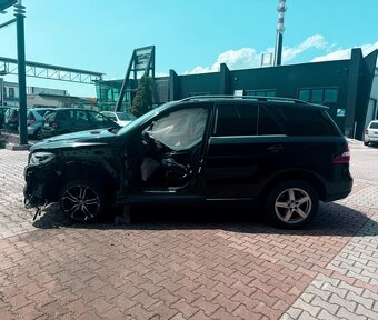 Mercedes-Benz ML350CDI 4x4 SK ŠPZ, havarované - 6