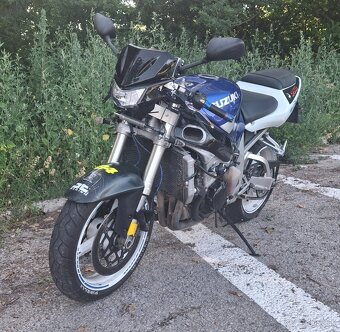 Suzuki gsxr 750 K1 - 6
