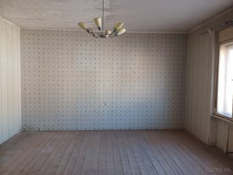 Budova s veľkým potenciálom v centre Modrého Kameňa - 6