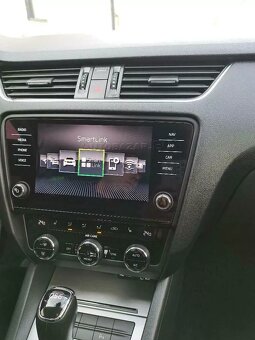 ŠKODA OCTAVIA III COMBI 2.0 TDI DSG 110 kW - 6