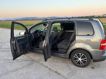 Volkswagen Touran 2.0 TDI - 6