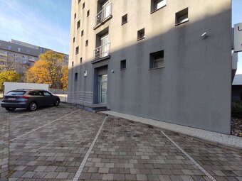 153m2 Lukratívny obchodný priestor v Hoteli Aston s výkladmi - 6